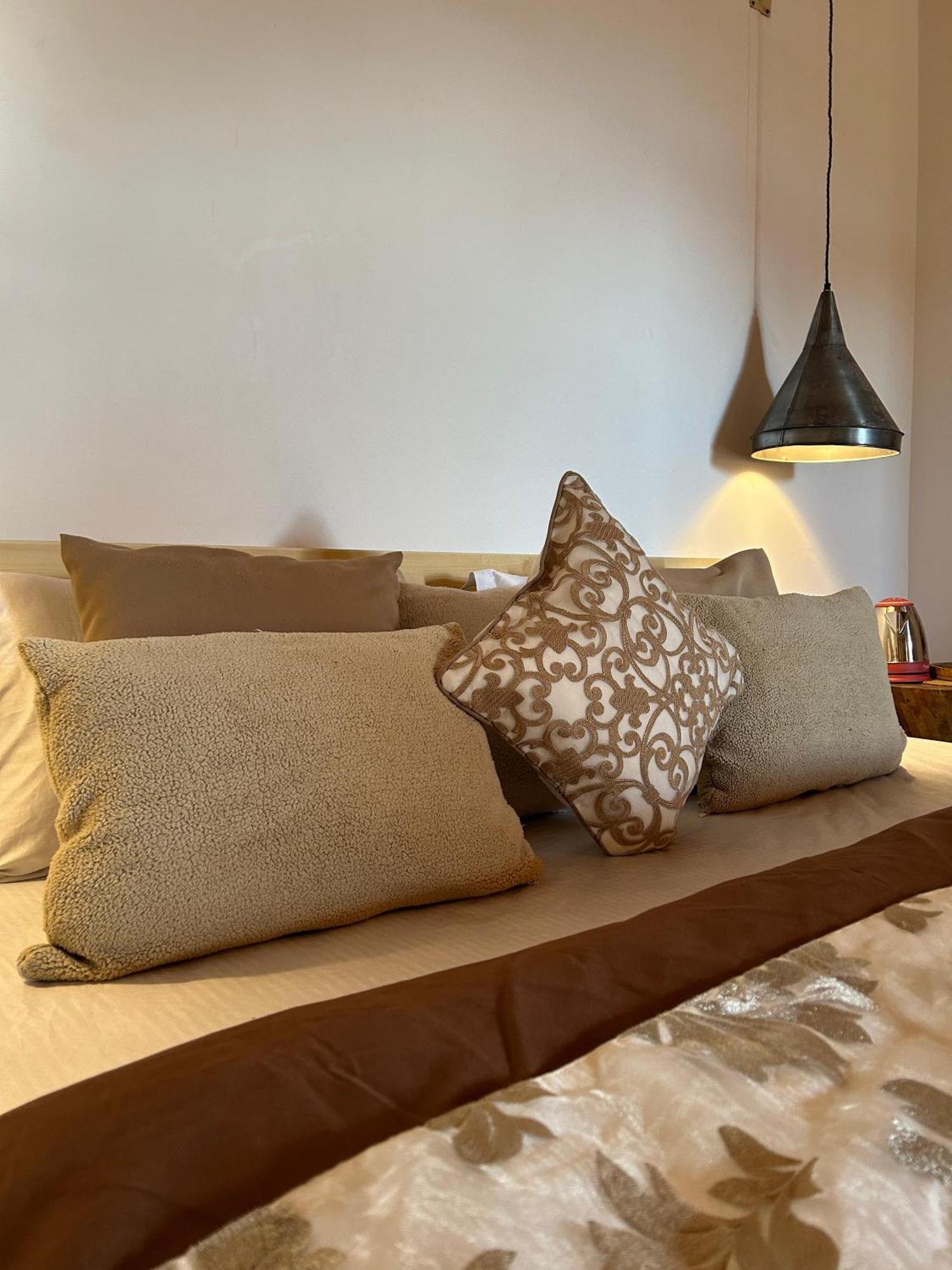 Nazaara -Thhpsociety - Mukteshwar - Witness The View From Your Bed Exterior foto