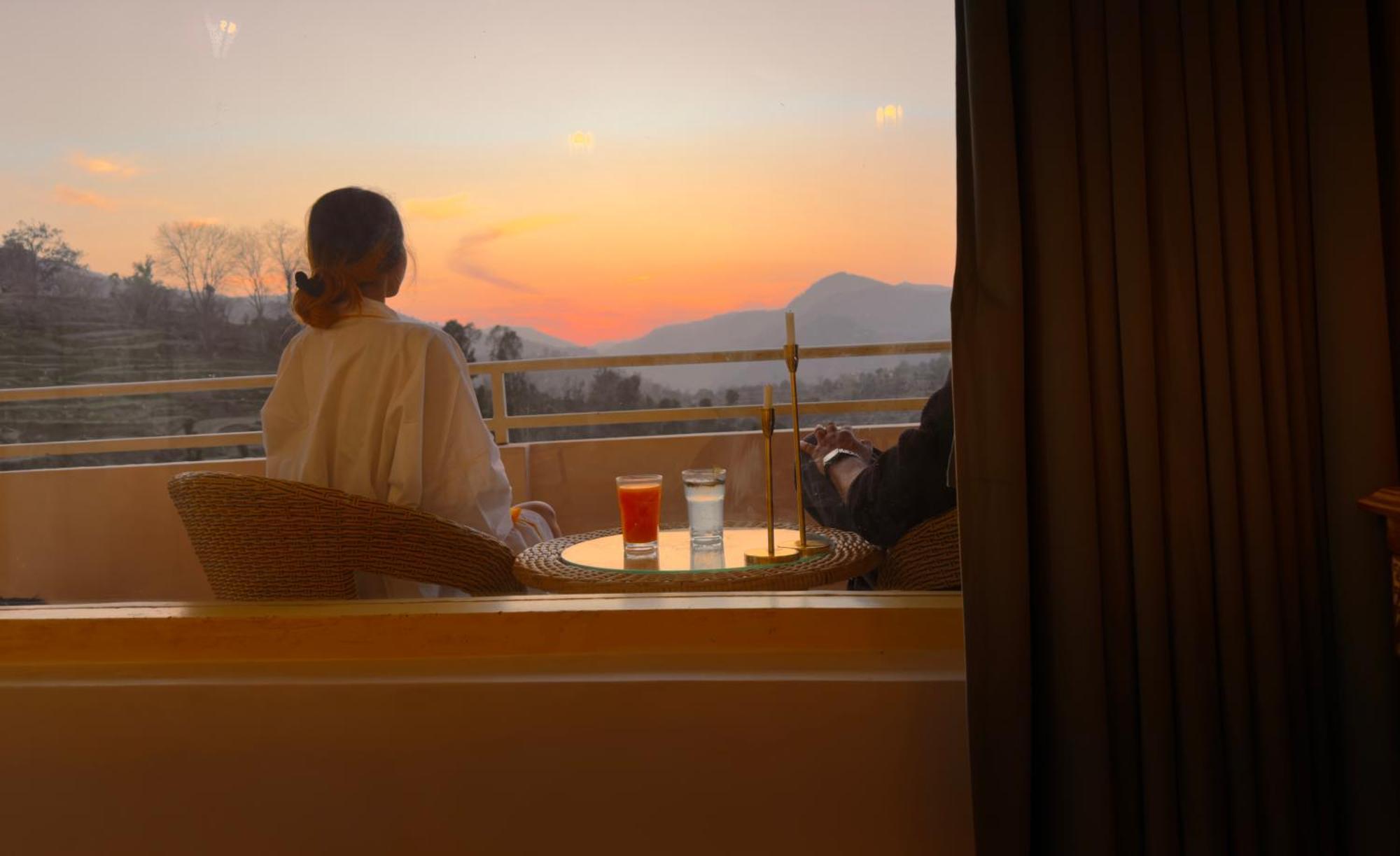 Nazaara -Thhpsociety - Mukteshwar - Witness The View From Your Bed Exterior foto