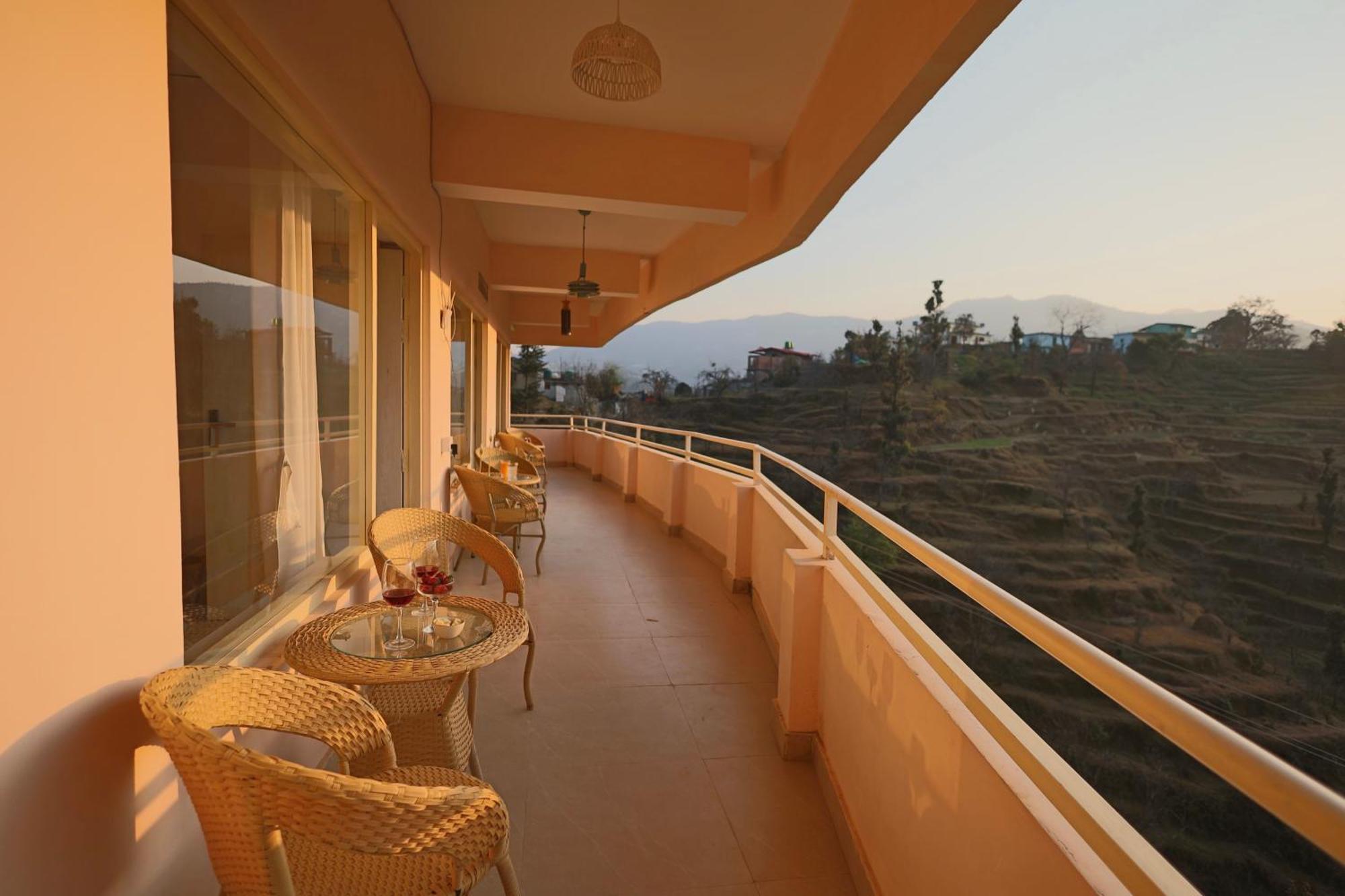 Nazaara -Thhpsociety - Mukteshwar - Witness The View From Your Bed Exterior foto