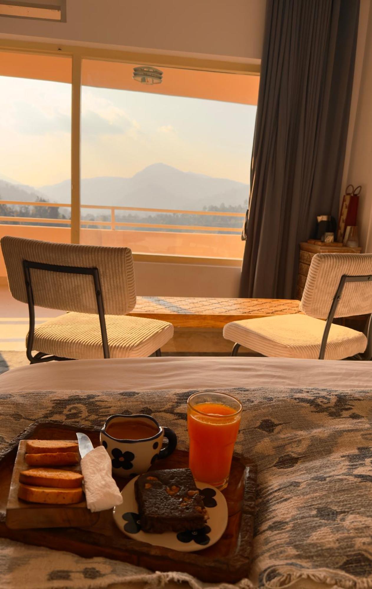 Nazaara -Thhpsociety - Mukteshwar - Witness The View From Your Bed Exterior foto